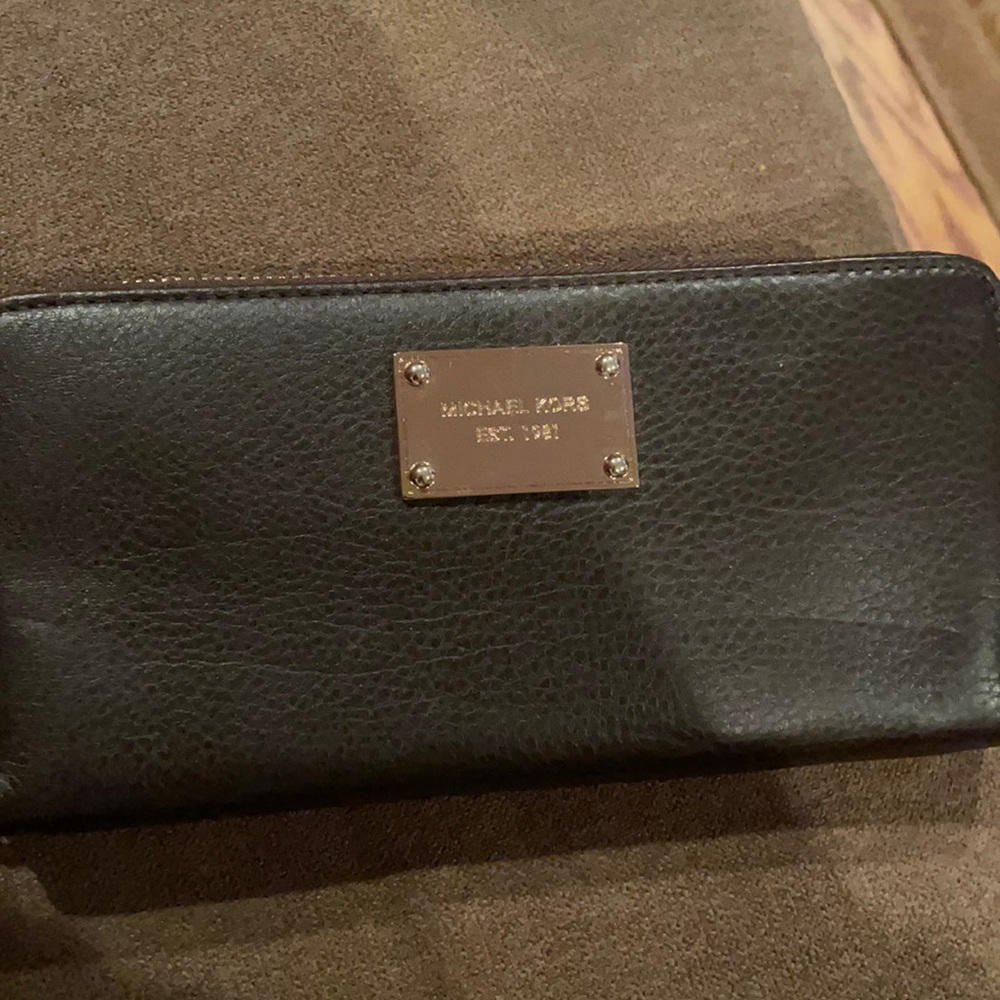 Brand NWT Michael Kors Wallet